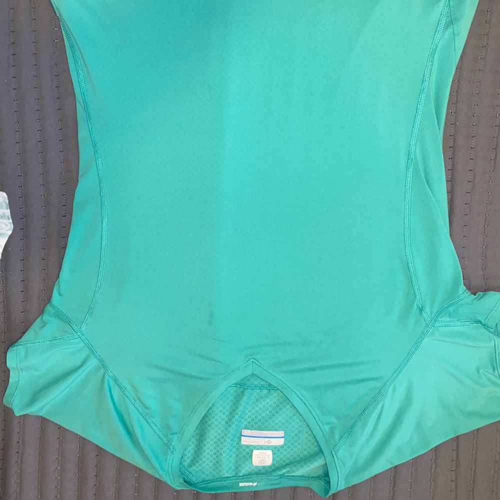 MAKE OFFER * Columbia Omni Cooling Tee